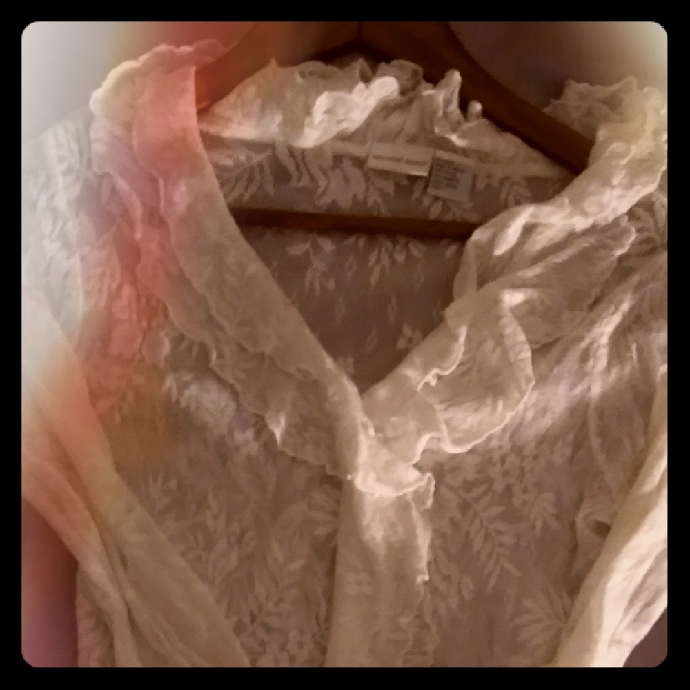1990's NEWPORT NEWS  white lace top size sm